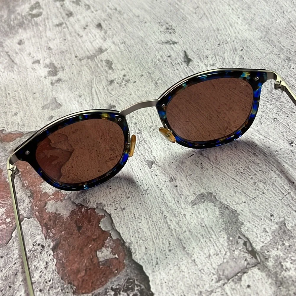 Smoke & Mirrors Shout SM106-B3-6 Retro Blue Tortoise Brushed Silver Sunglasses